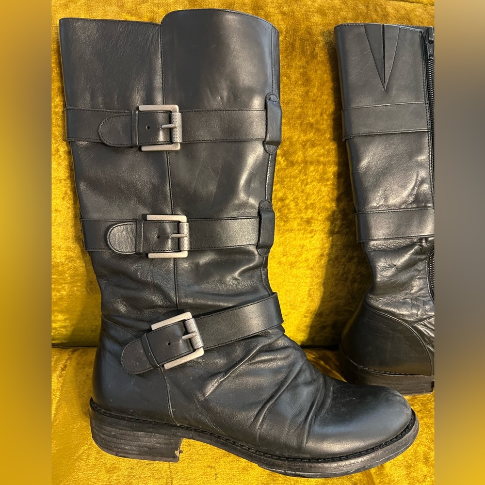 BCBGeneration Leather Boots